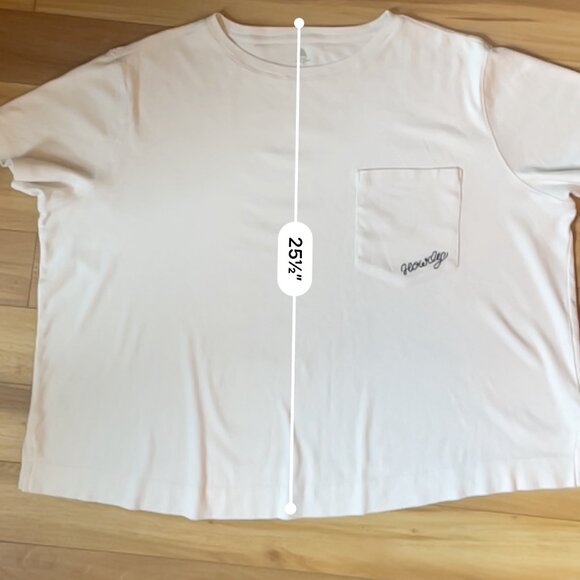 Embroidered boxy front pocket tee - Picture 8 of 9